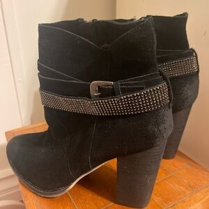 Nine West Woman’s Black Suede Ankle Boots with Studded Strap Size 9.5